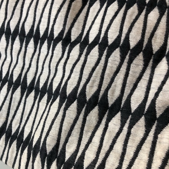 JOE FRESH B&W Flat Front Graphic Women’s Size 10 Shorts - Picture 7 of 7